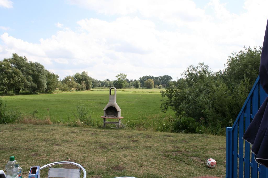 Zur-Alten-Schmiede-I-Links Boltenhagen  Luaran gambar